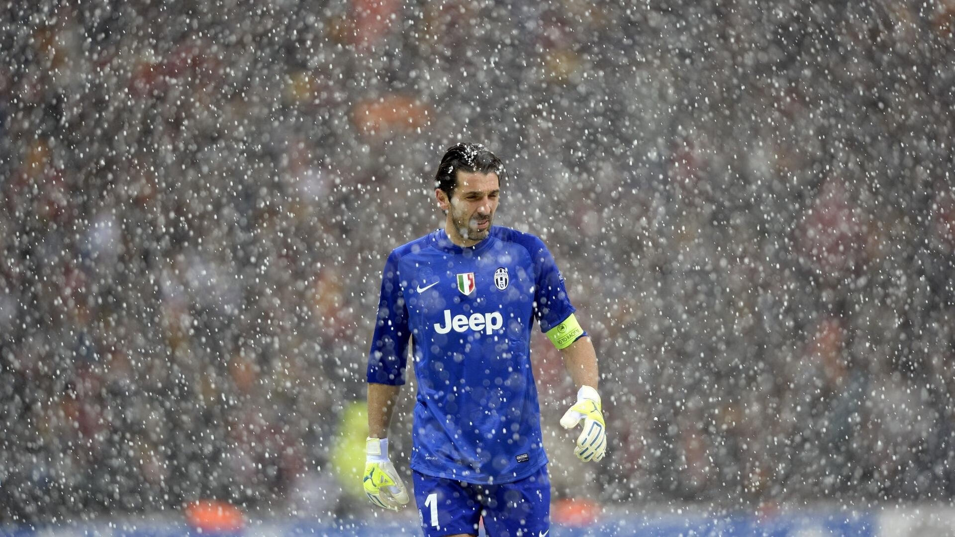 足球赛事直播接入5G流畅切换高清画面，足球直播60帧